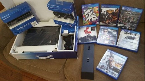 Vendo Nuovo ps4 500gb e 2 Giochi €188