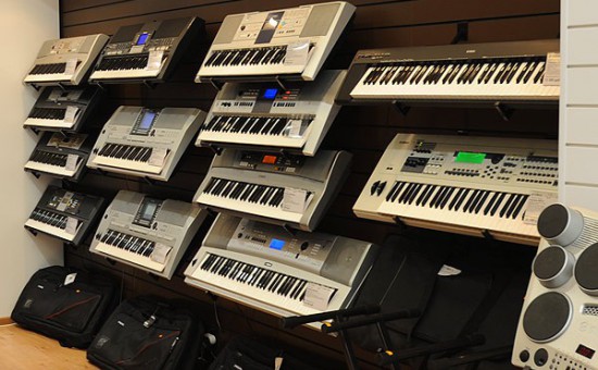 Yamaha Tyros wall.jpg