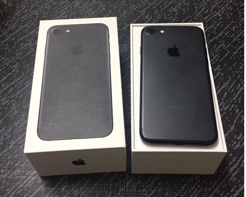 blackIphone.jpg