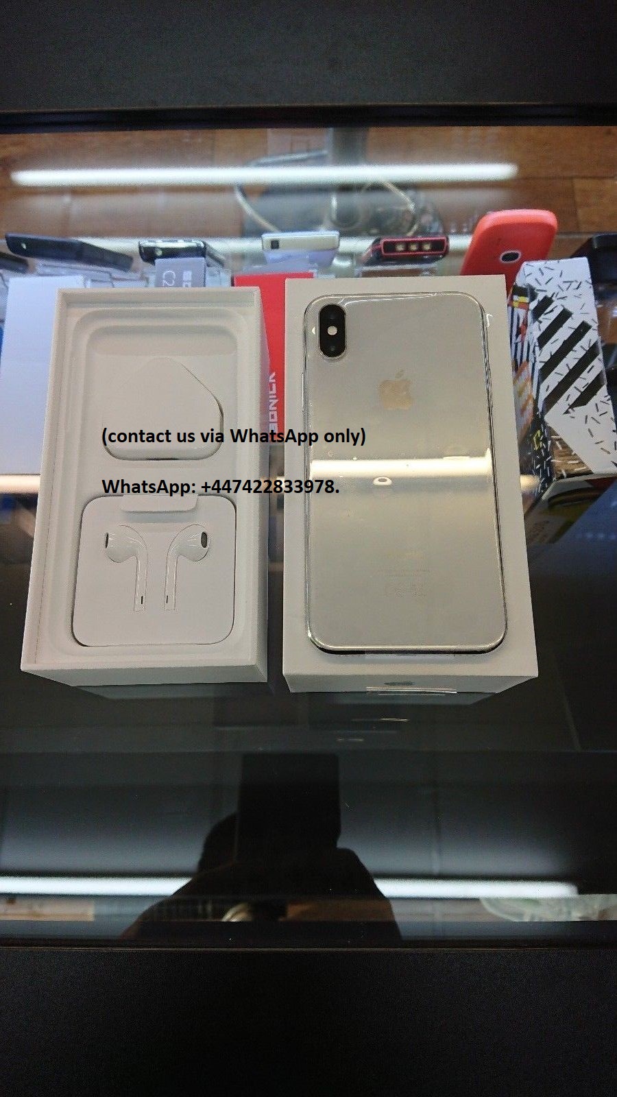 Apple iPhone X Show 2.jpg