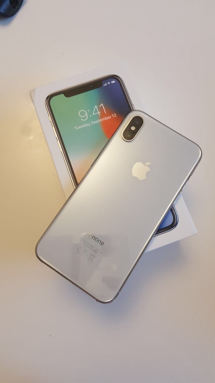 Apple iPhone X,..jpg